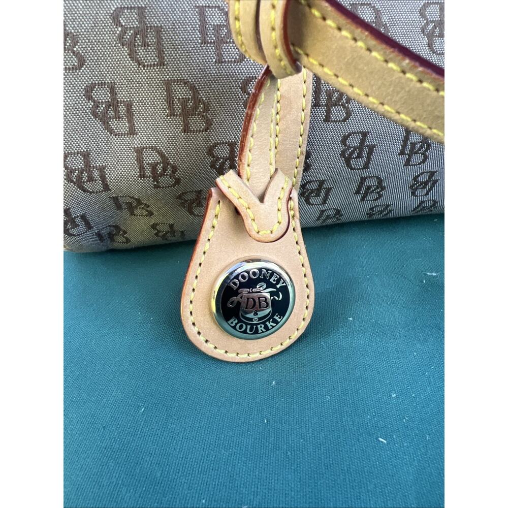 DOONEY & BOURKE Y2K Vintage Barrel Shoulder Bag Signature Canvas Leather Trim - Picture 2 of 9